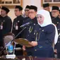 Khofifah saat melantik 12 Pj bupati dan wali kota di Jatim. (Istimewa).