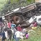 Kecelakaan maut di Puncak Ciloto diduga akibat rem bus blong. (Liputan6.com/Achmad Sudarno)