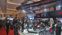 Gelaran Indonesia Motorcycle Show (IMOS) 2022 resmi digelar, di Jakarta Convention Center (JCC), Senayan, Jakarta Pusat. (Liputan6.com/Arief Aszhari)