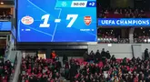 Arsenal sukses menghajar PSV Eindhoven dengan skor telak 7-1 dalam laga leg pertama 16 besar Liga Champions 2024/2025 nan digelar di Philips Stadion, Rabu (5/3/2025) awal hari WIB. (AP Photo/Peter Dejong)