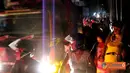 Citizen6, Kalimantan Barat: Kebakaran hebat terjadi di Kelurahan Tengah Kecamatan Delta Pawan, Kabupaten Ketapang, Senin (6/6) malam. Akibatnya kemacetan terjadi di jembatan satu Ketapang. (Pengirim: Pionerson)