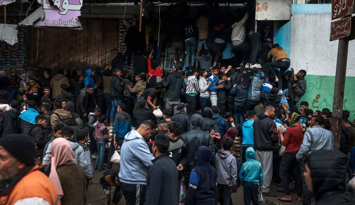 Rafah merupakan kota paling selatan di Gaza yang menjadi pusat krisis kemanusiaan. (MOHAMMED ABED/AFP)