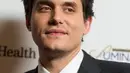 John Mayer memang terkenal playboy di kalangan seleb Hollywood. Taylor Swift, Katy Perry dan Jennifer Anniston pernah menjalani hubungan asmara dengan pria berambut ikal ini. (AFP/Bintang.com)