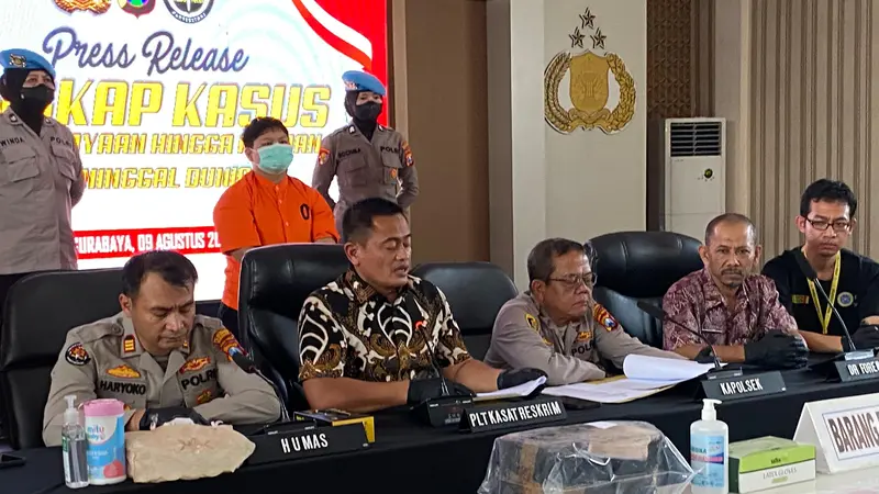 Polrestabes Surabaya menetapkan PT sebagai tersangka penganiayaan kakaknya hingga tewas. (Dian Kurniawan/Liputan6.com)