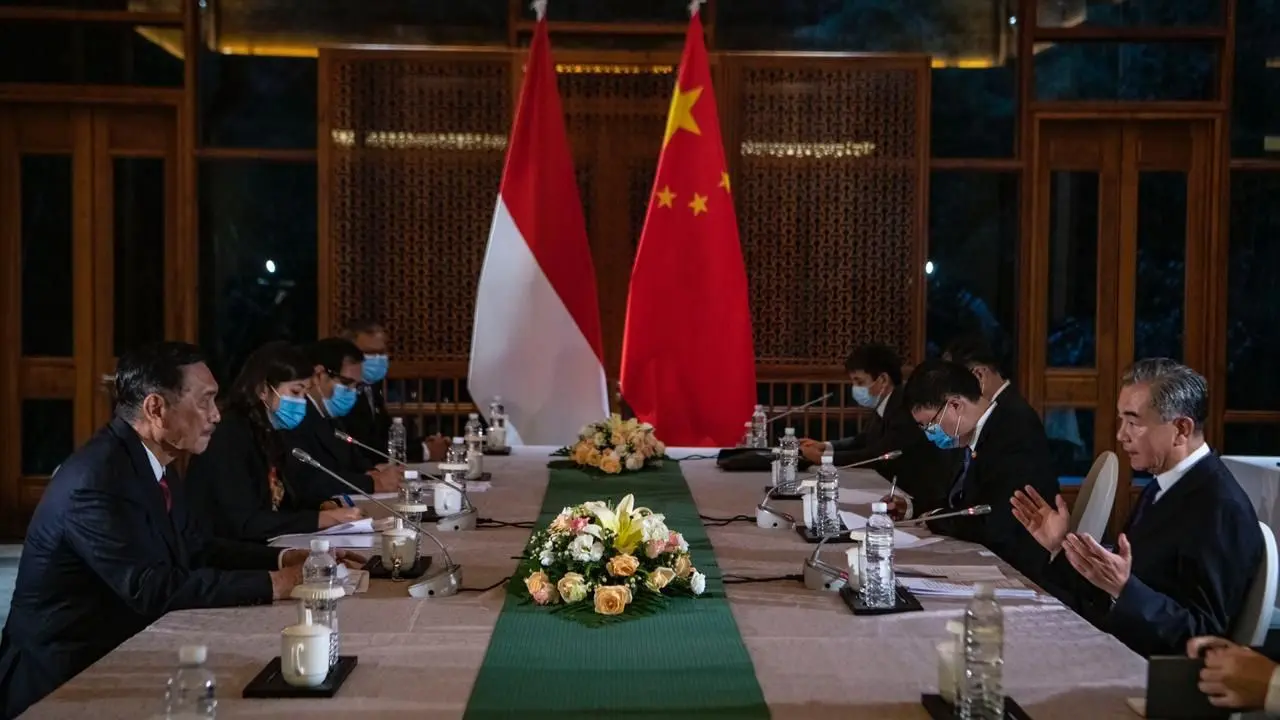 Menteri Koordinator Bidang Kemaritiman dan Investasi Luhut Binsar Pandjaitan melakukan kunjungan resmi ke Yunan Tiongkok pada tanggal 9-10 Oktober 2020.