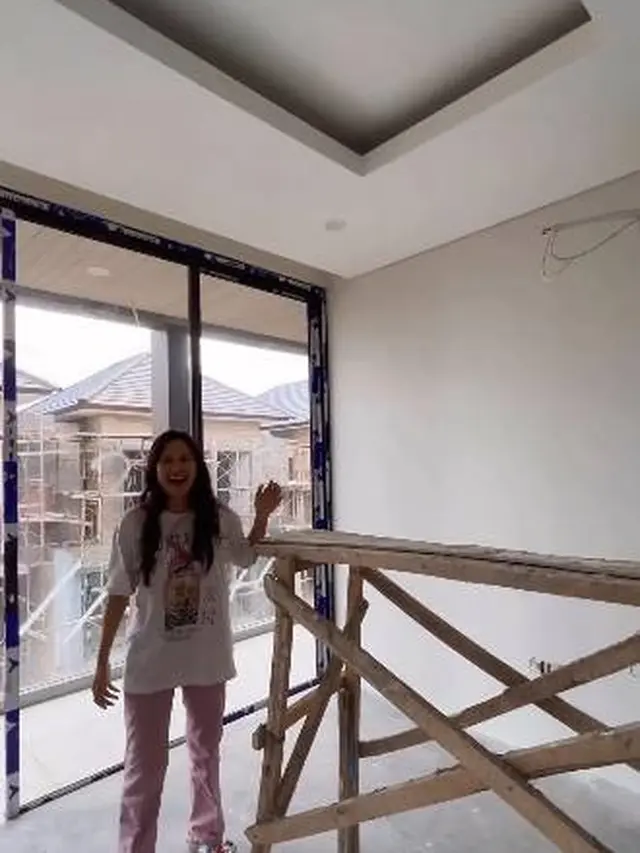 Bikin Istri Bahagia, Ini 7 Potret Calon Rumah Baru Arie Kriting dan Indah Permatasari