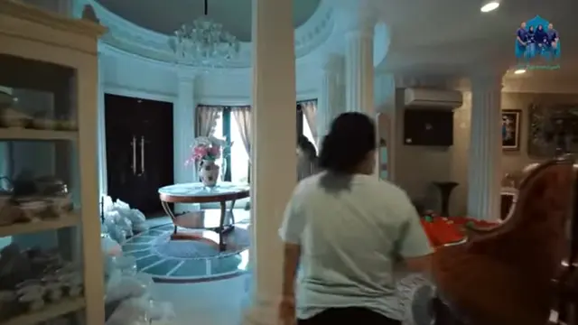 7 Momen Keluarga Anang dan Ashanty Berbagi dengan Karyawan, Tuai Pujian