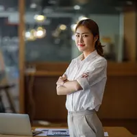 Ilustrasi perempuan cuek dan dingin/copyright shutterstock.com/David Gyung