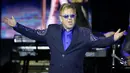 Bintang pop Inggris legendaris, Elton John mencoba bunuh diri pada masa mudanya dengan mencoba memasukkan kepalanya ke dalam sebuah kompor gas di apartemennya. (AFP PHOTO/Valery HACHE)