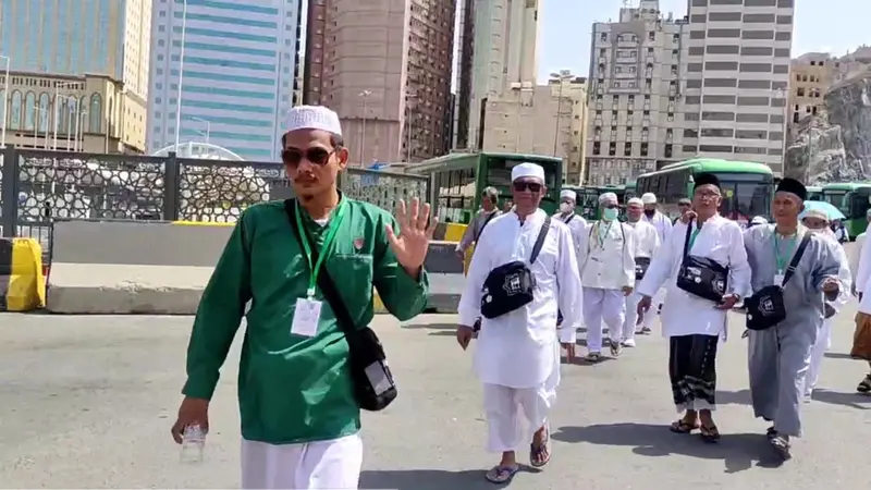 Ribuan jemaah haji Indonesia telah tiba di Makkah Al-Mukarramah setelah sebelumnya tinggal di Madinah Al-Munawwarah selama 9 hari untuk melaksanakan ibadah arbain di Masjid Nabawi dan ziarah ke sejumlah tempat bersejarah.