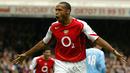 Thierry Henry - Pemain asal Prancis ini menjadi legenda di Arsenal sekaligus pemegang top skor klub sepanjang masa. Thierry Henry menyumbangkan 229 gol dari 376 penampilan bersama Arsenal. (AFP/Odd Andersen)