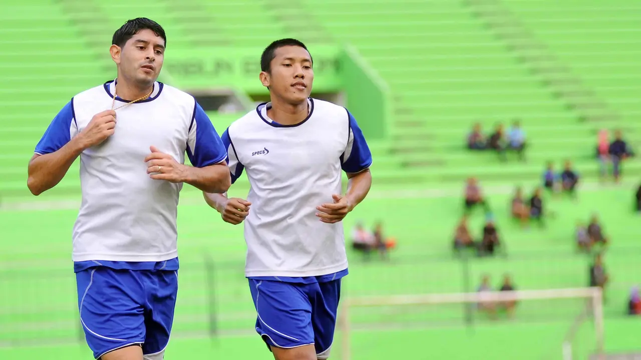 Gelandang Arema Cronus Arif Suyono (Liputan6.com / Rana Adwa)