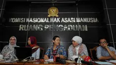 Masyarakat yang mengatasnamakan Peduli Riau mengadu ke Komnas HAM, Jakarta, Jumat (18/9/2015) . Mereka mengadukan kebakaran lahan hutan yang telah 18 tahun mereka rasakan sangat merugikan bagi masyarakat Riau. (Liputan6.com/Helmi Afandi)