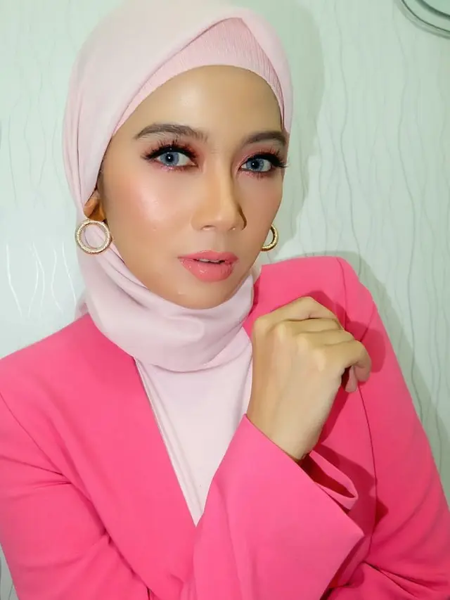 6 Potret Lisda Oxalis, Pesinetron Cantik Kini Mantap Berhijab