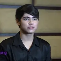 Demo para supir angkutan umum dan taksi di beberapa ruas jalan Jakarta membuat aktivitas Aliando Syarief terganggu. Menurut Aliando, seharusnya para pendemo lebih merencanakan demo kemarin.