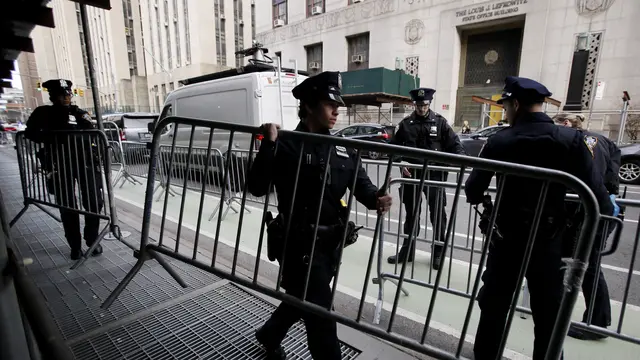 Donald Trump Akan Diadili, Kejaksaan Manhattan Dipasangi Barikade