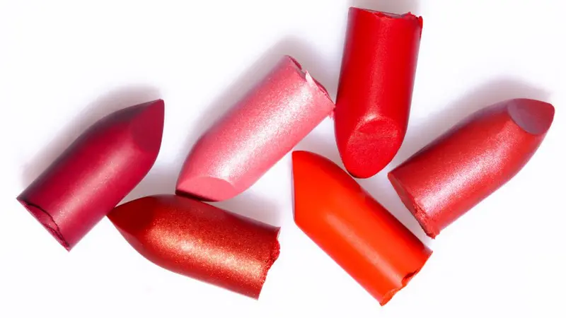 9 Lipstik Warna Merah Terbaik Untuk Bibir (Bag 1)