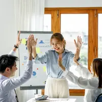 Ilustrasi pelatihan dan workshop digital konten/copyright shutterstock