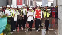 Presiden Joko Widodo (Jokowi) meninjau perkembangan pembangunan New Yogyakarta International Airport (NYIA) atau Bandara Baru Yogyakarta di Kabupaten Kulon Progo, Daerah Istimewa Yogyakarta (DIY). (Dok Angkasa Pura II)