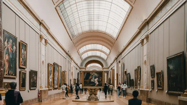 Ruang Mona Lisa Ditempeli Lukisan, Dua Warga Jerman Iseng Ditangkap