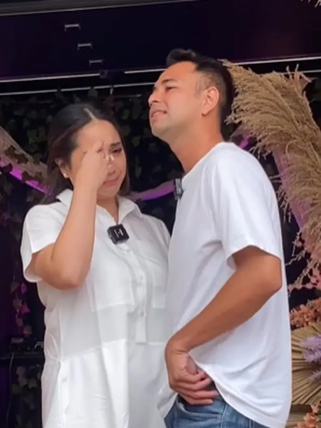 Raffi Ahmad beri kejutan ultah ke Nagita Slavina (Instagram/raffinagita1717)