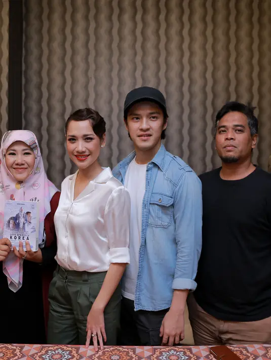 Dalam kurun beberapa bulan kedepan, BCL memerankan 3 karakter yang berbeda. 3 film tersebut diantara lain ialah, 3 Srikandi, My Stupid Bos dan Hijab Traveller. (Adrian Putra/Bintang.com) 