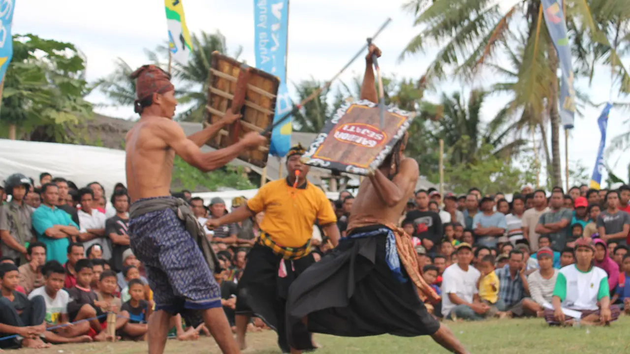 Sambut Musim Kemarau, Warga Sasak Lombok Gelar Tradisi Peresean
