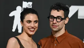 Margaret Qualley dan Jack Antonoff Pisah Jelang 3 Tahun Pernikahan