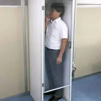 Smoking area-nya cuma seluas keranda jenazah lho! (Foto: Haddad Assyarkhan/Adi Supriadi, Twitter : @assyarkhan)