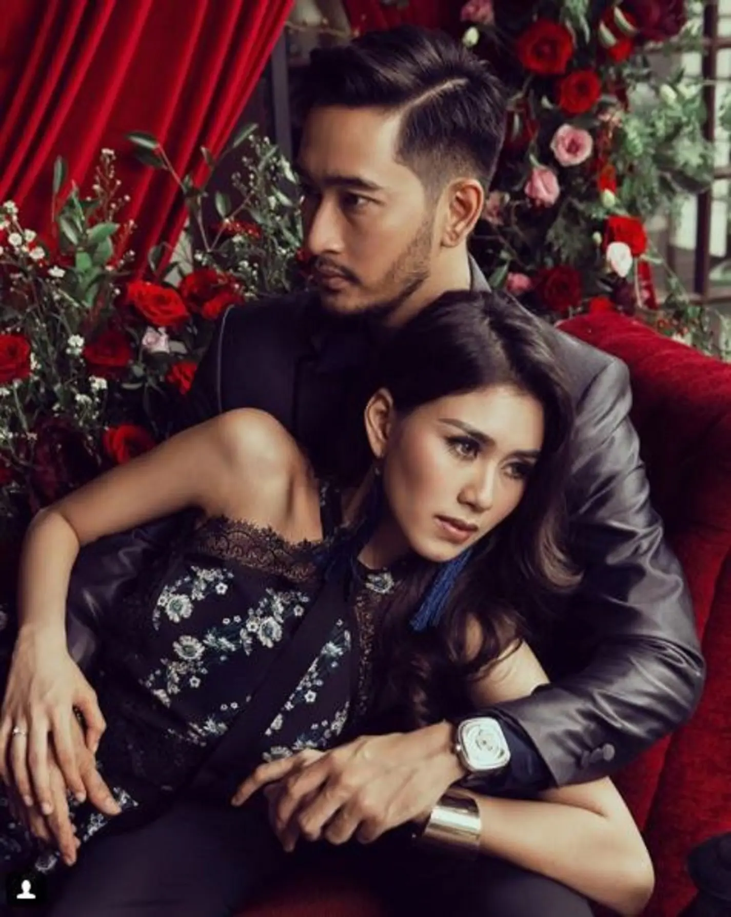 Syahnaz Sadiqah dan Jeje Govinda saat foto prewedding (Instagram/@syahnazs)