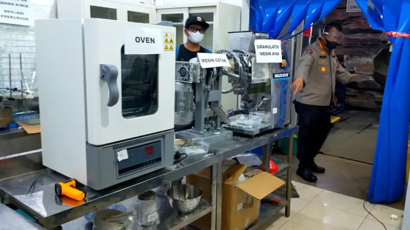 Proses Produksi Narkoba dari Pabrik dan Laboratorium di Malang Dipandu Secara Virtual