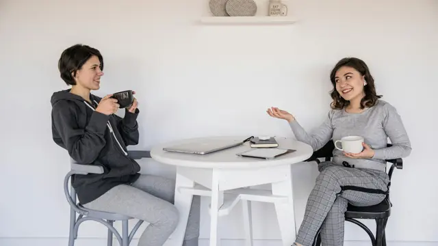 10 Slang Kekinian yang Wajib Kamu Tahu Biar Makin Gaul Saat Ngobrol Bahasa Inggris