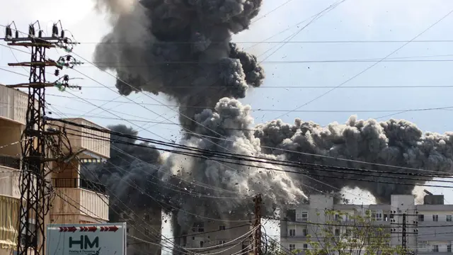 Serangan Udara Israel Hantam Bangunan di Pinggiran Kota Tyre Lebanon Selatan