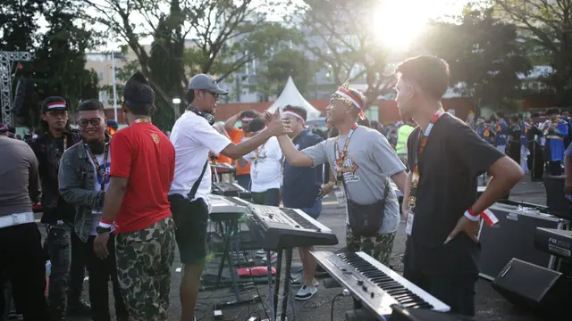 Ribuan musisi tampil serempak membawakan lima lagu yang telah diaransemen ulang oleh musisi Lampung di acara Saburai Grand Jam 2025. Foto : (Istimewa).