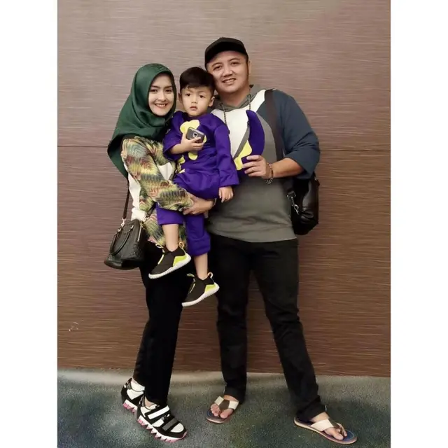 Artis Cantik yang Menikah dengan Dokter, Terbaru Isyana Sarasvati