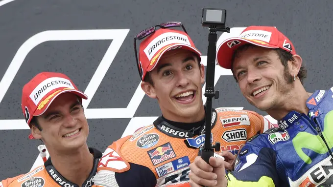Berkat Rossi dan Marquez MotoGP Valencia 2015 Makin Sengit