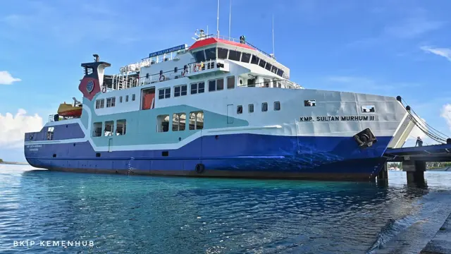 Peresmian 3 pelabuhan penyeberangan dan 1 kapal di Wakatobi, Sulawesi Tenggara.