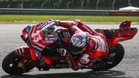 Pembalap Ducati Lenovo,&nbsp;Enea Bastianini, berhasil mencatatkan waktu tercepat pada&nbsp;hari kedua tes pramusim MotoGP Sepang di Sirkuit Sepang, Selangor, Rabu (7/2/2024). (AFP/Mohd RASFAN)