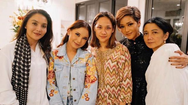 Rossa dan sejumlah sahabat mengujungi BCL. (Foto: Instagram @itsrossa910)