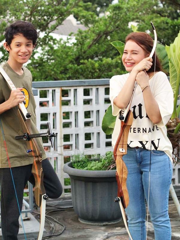 Potret Kebersamaan Rossa dan Anaknya. (Sumber: Instagram.com/itsrossa910)