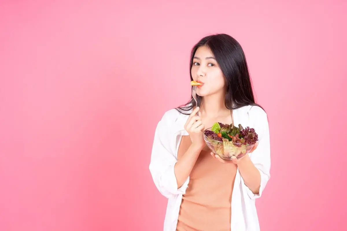 Ilustrasi perempuan diet/freepik.com