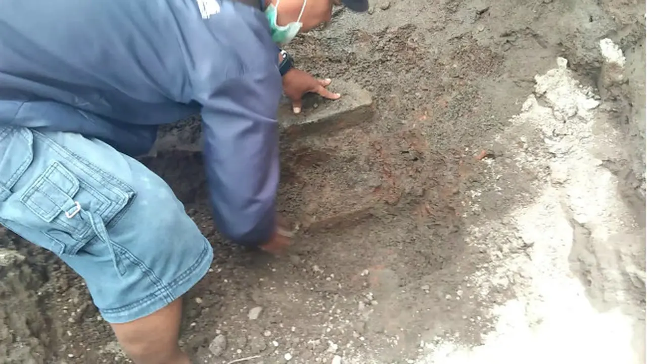 Benda Purbakala Ditemukan Terpendam di Tanah, Diduga Imbas Material Gunung Kelud