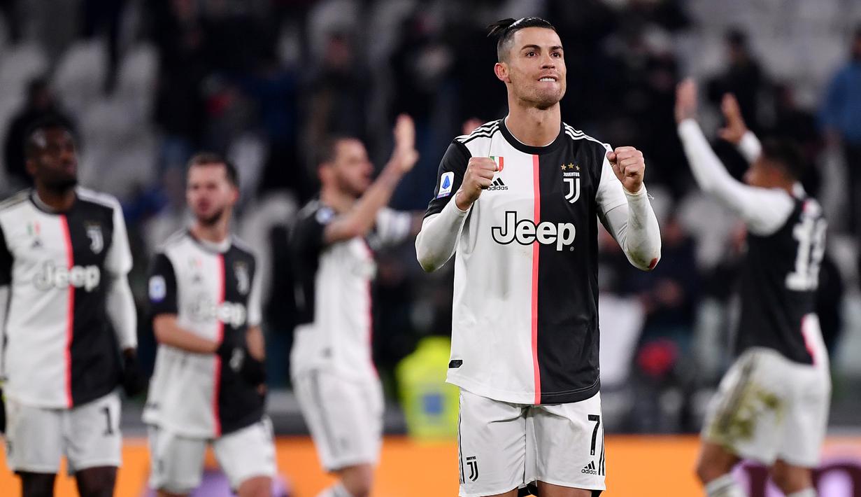 5. Juventus - Pembangunan stadion baru dan gaji tinggi para pemain menjadi alasan yang membuat Juventus mempunyai utang. Nyonya Tua tercatat memiliki utang senilai 372 juta euro. (AFP/Marco Bertorello)