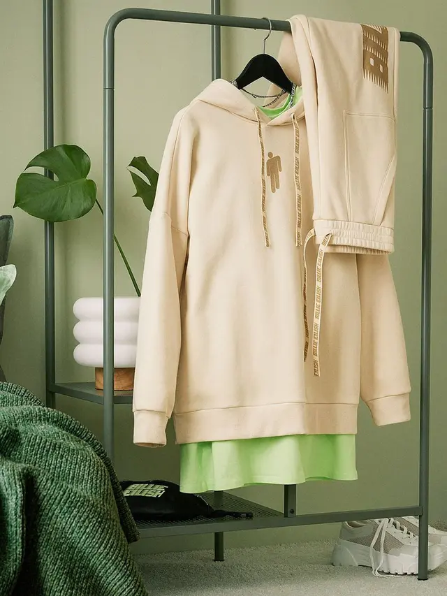 Soroti pada Masalah Lingkungan, Billie Eilish Lansir Busana Ramah Lingkungan Bersama H&M