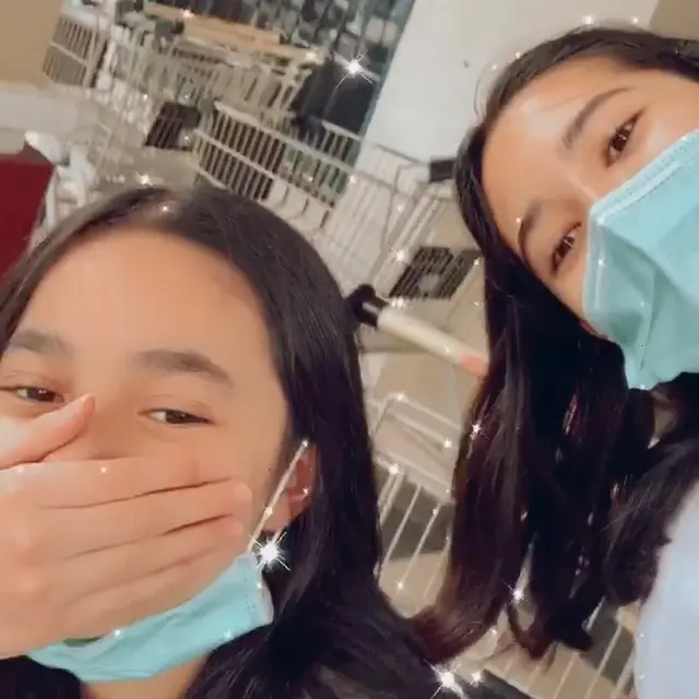 Tak Sedarah, Ini 6 Potret Sydney Anak Cut Tari dan Chanella Saudara Sambungnya