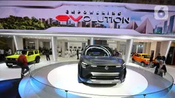Ajang GIIAS 2024 juga dimanfaatkan Suzuki untuk memperkenalkan mobil listrik konsep eVX kepada publik di Indonesia. (Liputan6.com/Angga Yuniar)