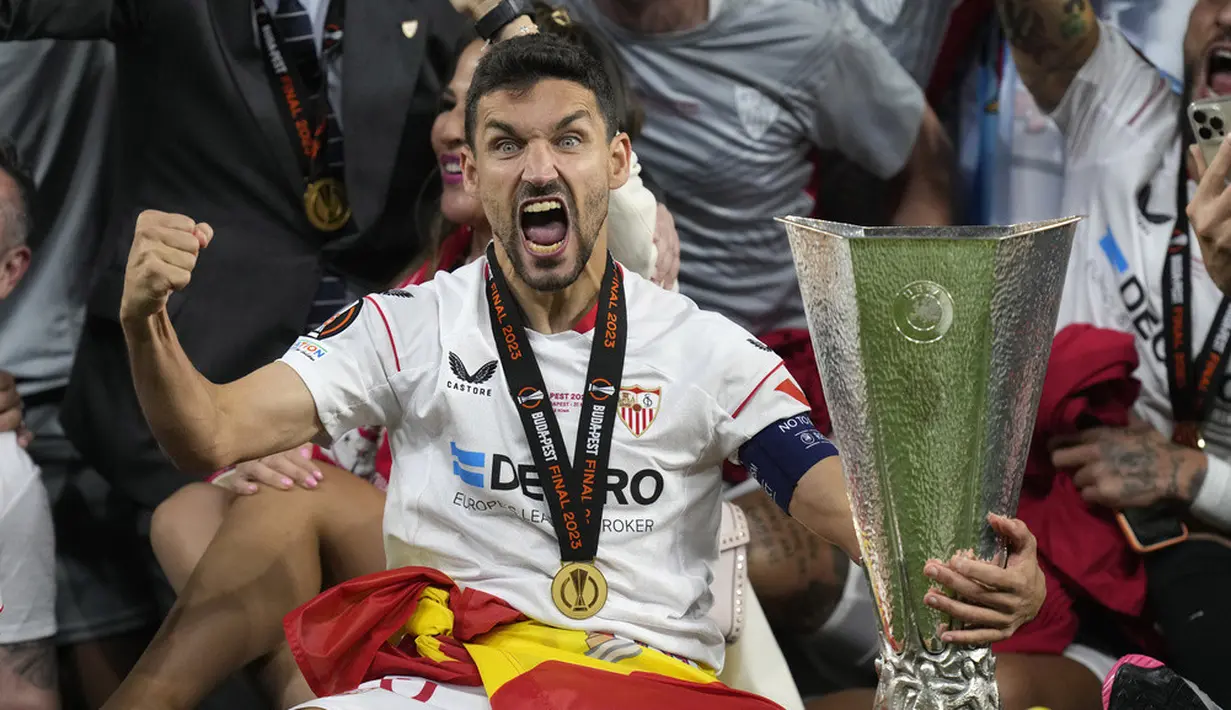<p>Pertemuan AS Roma dengan Sevilla harus diselesaikan sampai adu penalti karena kedua tim bermain imbang 1-1 selama 90 menit dan kembali gagal mencetak gol di babak tambahan 2x15 menit. (AP Photo/Darko Bandic)</p>