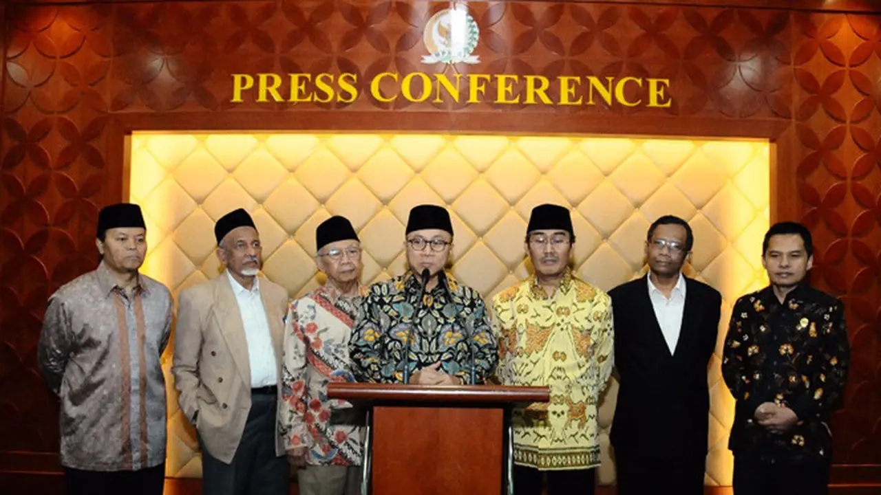 Dialog ini merupakan bentuk ikhtiar kami di MPR agar antar kita bersatu lagi saling bermusyawarah, bisa meneduhkan situasi kebangsaan kita.