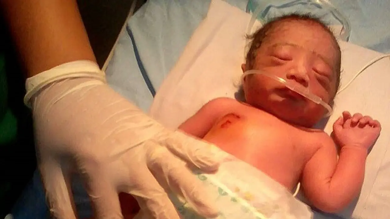 Bayi Merah Tanpa Pakaian Bikin Panik Penghuni Rumah Kos