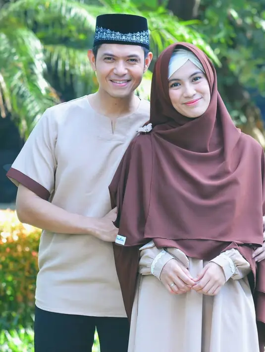 "Yang namanya aturan dalam Islam sudah tertulis di dalam Alquran, cuma terkadang kitanya aja sebagai individu yang tidak mau mendengarkan terhadap kewajiban," lanjutnya dilansir dari Kapanlagi.com. (Instagram/ichasoebandono)